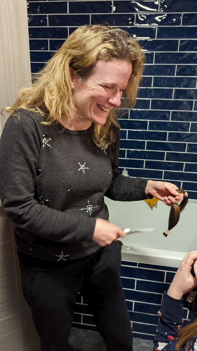 oh my god twitter doesn’t include alt text from images in their API