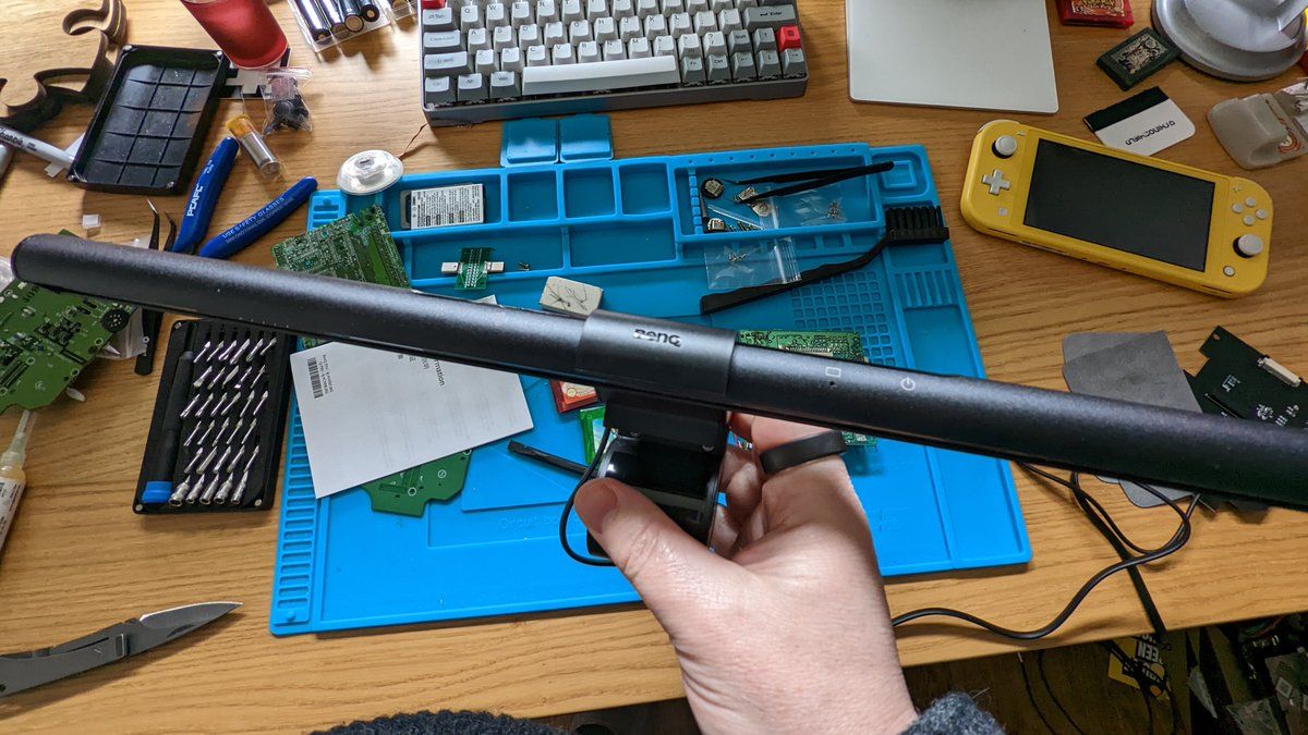 oh my god twitter doesn’t include alt text from images in their API